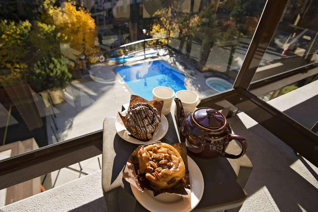 Whistler Village Inn & Suites Facilități foto