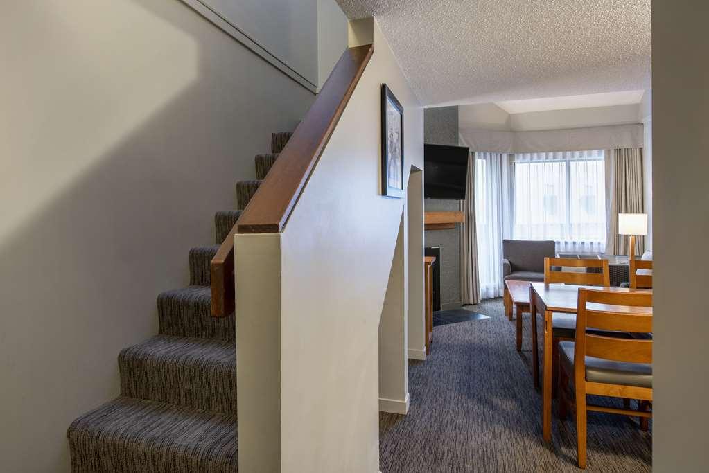 Whistler Village Inn & Suites Facilități foto